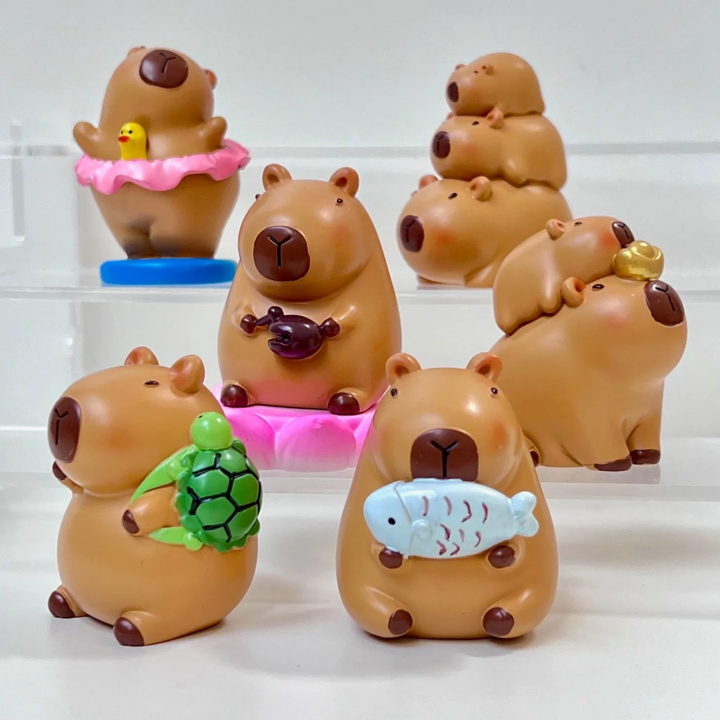 71030 CAPYBARA LIFE FIGURINE BLIND BOX-6