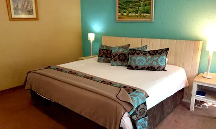 Magaliesburg: 1 or 2-Night Stay for Two with Breakfast & Discount Vouchers